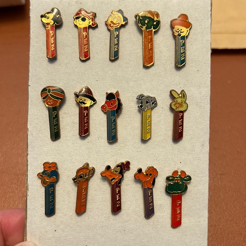 PEZ Vintage Stick Pins NO FEET Stick Pins Rare Complete Vintage Set from 1970s